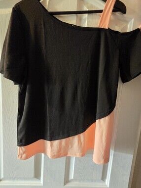Women’s Two-Tone Black and Peach Asymmetrical COLD shoulder Top